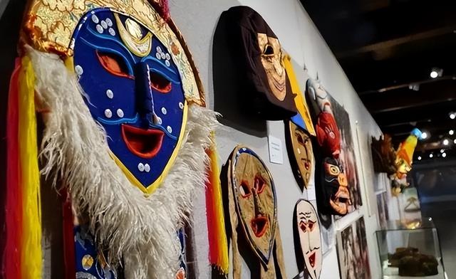 喜马拉雅山的神秘部落：全族3000多人，无婚姻制度，繁衍方式特殊