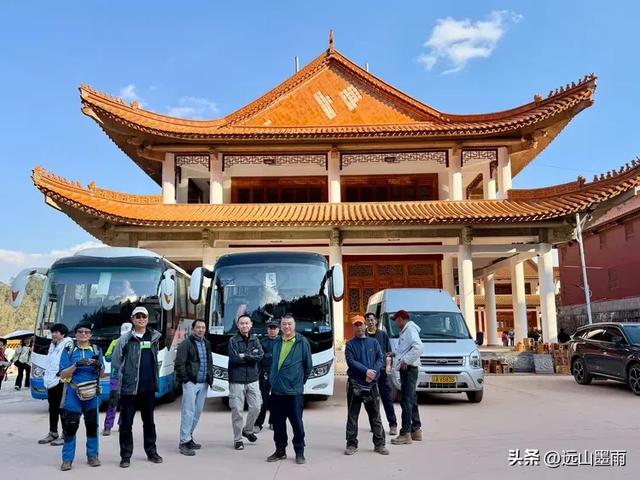 新年登高、祈愿美好，攀登富民金铜盆山，我们用徒步迎接2026