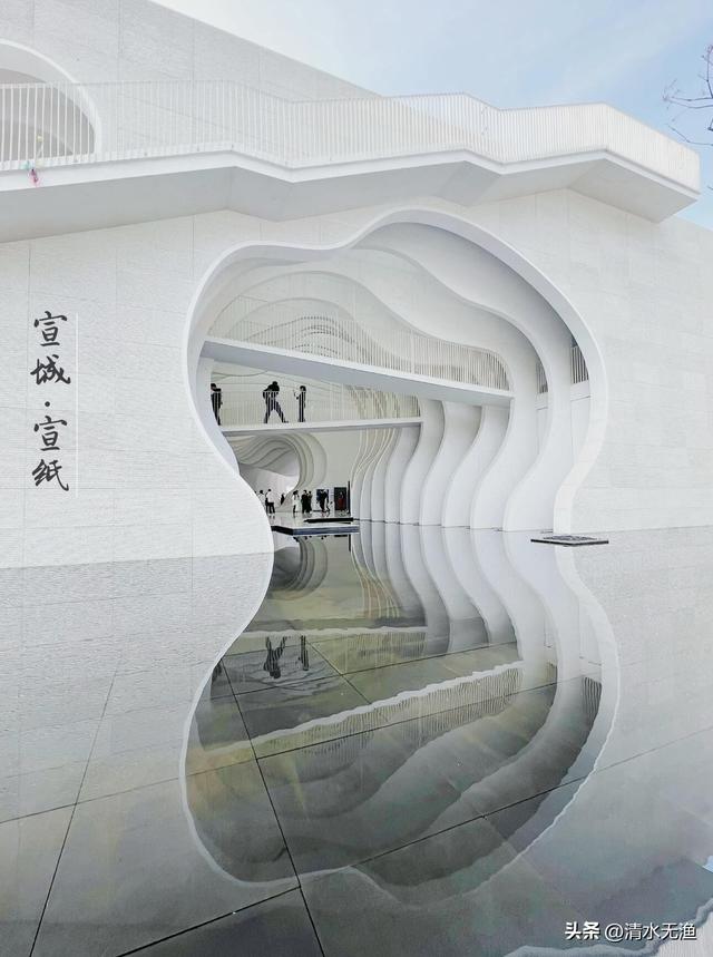 安徽与江苏浙江三省交界有座小城，山美水美，让李白都流连忘返