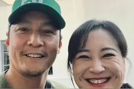 吴彦祖晒贾玲合影，没P图！网友吓一跳：这才是暴瘦后真实的样子图片