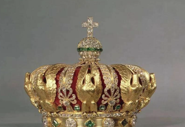 7分钟破卢浮宫7亿安保！9件皇室珠宝被抢，真凶是“粉红豹”？