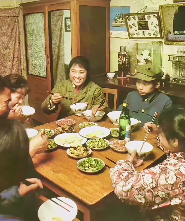 同样14亿人口，为什么中国满世界买粮食，印度却能大量出口？