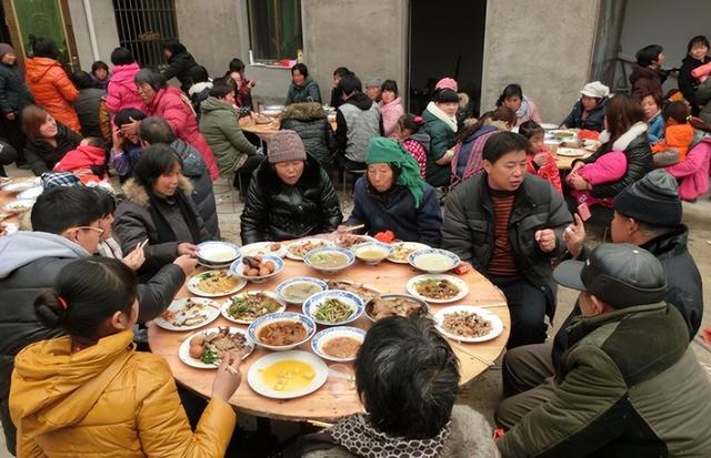 11年，内蒙一女子每晚打麻将，从来没输过钱，丈夫在地窖找到原因