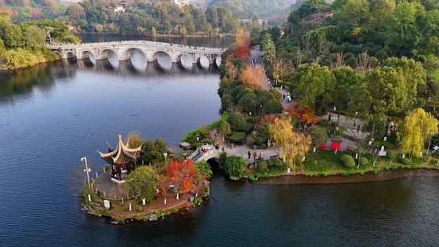 出发！感受两江绝美秋色 邂逅一园烂漫