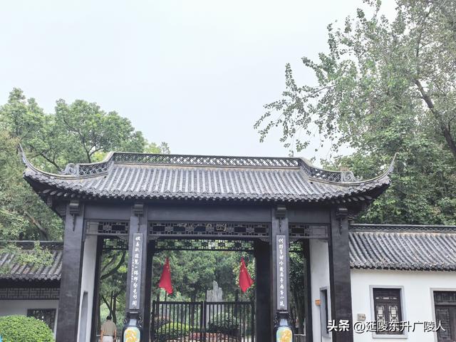 国庆假期中，陪父母逛白沙公园，欧式城堡，濯锦园，宇宙舞厅
