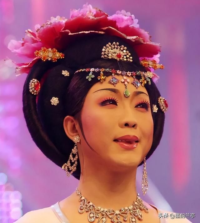 这一次，47岁的“跳梁小丑”李玉刚，如今已彻底走上了另一条道路