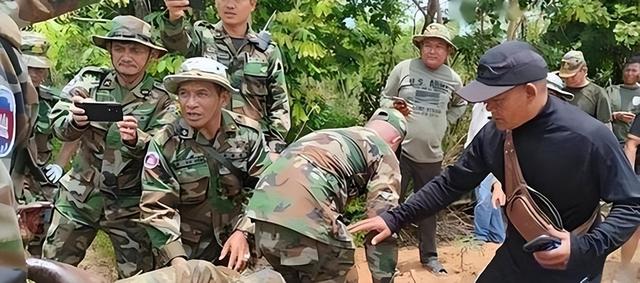 中俄轰炸机首次距日200公里，海空军三面包围封锁，日已孤立无援