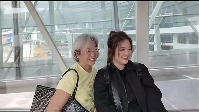 中天小姐姐陪父亲到大陆寻根之旅,落地河南郑州直接泪崩!