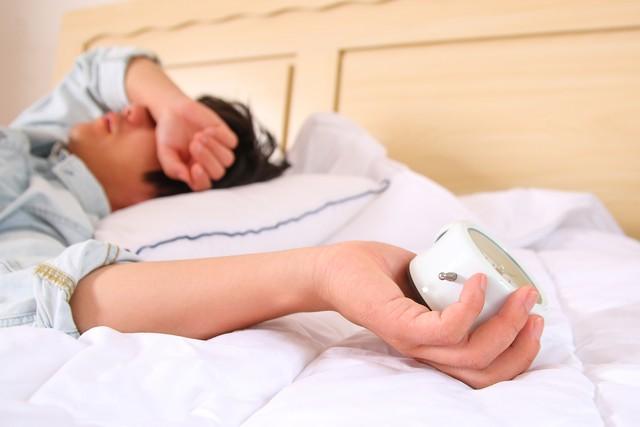 早上七点起床错了？医生建议：过了70岁，起床要尽量做到这6点