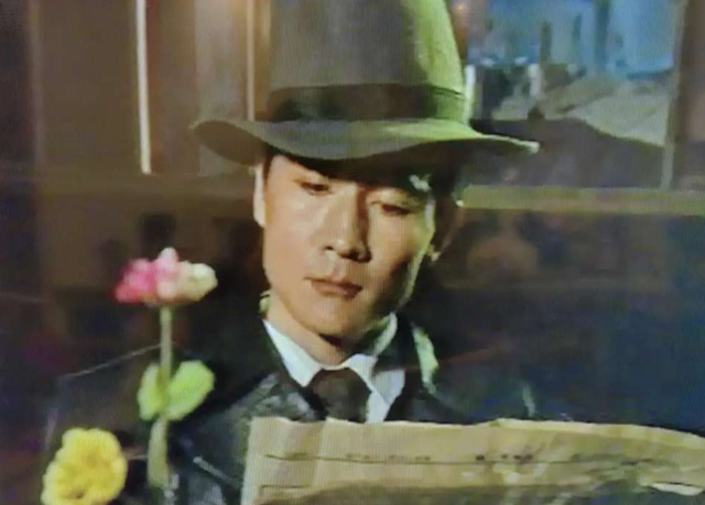 原来他早已去世，15岁演戏44岁走红，47岁患癌离世，哥哥是尔康爹