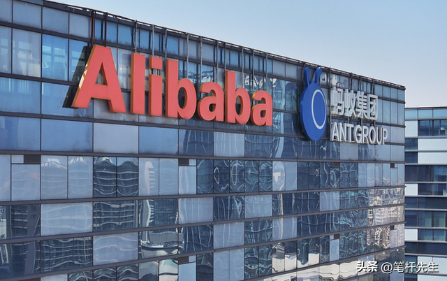 盒马老将空降高鑫零售！年薪缩水7成，能救连续8年下滑的大润发？