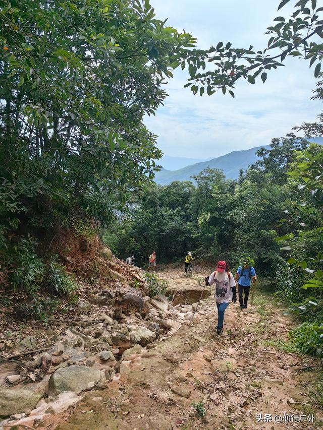 揭西猴面石徒步登山