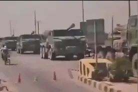 印巴战争一触即发，巴铁大批“中式重炮”开赴前线，一眼望不到头图片