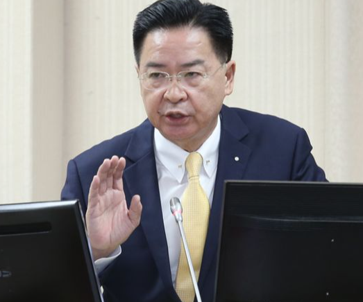 赖清德还未出岛，萧美琴对大陆做出两个承诺，国台办回应斩钉截铁