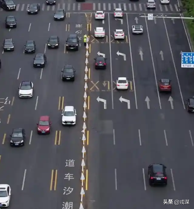 湖南智造杀疯了！无人矿山卡车自己干活，6分钟造台挖掘机