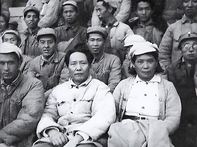 毛主席一生不进故宫，终生再未回延安？周总理的一句话道出实情！