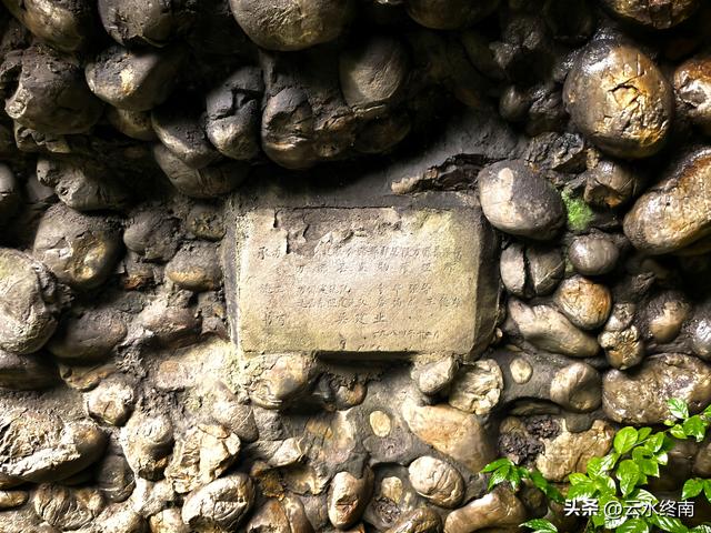 川陕交界的210国道上，有唯一的一段单行线，藏着蜀道上两个秘密