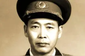 原中共江西省委书记、省革委会主任——佘积德图片