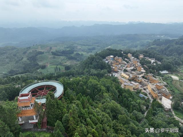 清凉罗平引客来 避暑旅居正当时