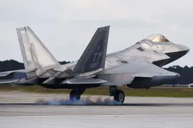 F22进驻琉球为台岛“助阵”，J20恰好就在福建，二者极有可能遭遇图片