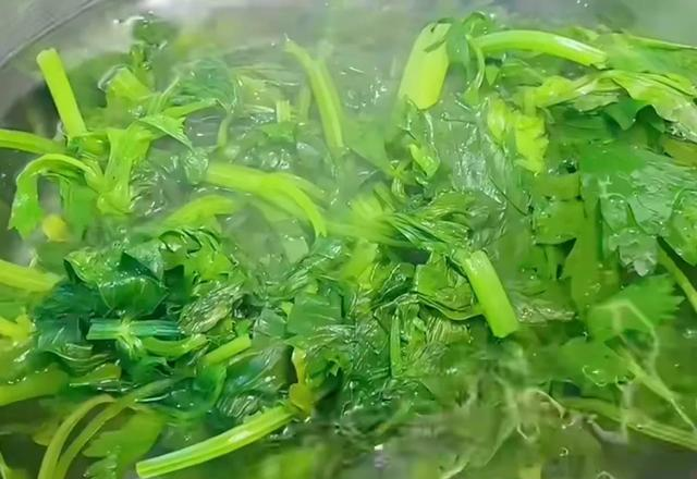 婆婆做的这道菜我是服了，这才是下饭菜中天花板，上桌秒光比肉香