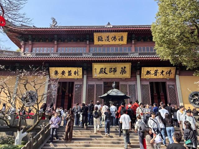 灵隐寺免门票，一年至少减收7.5亿元！细说寺庙的多条赚钱途径