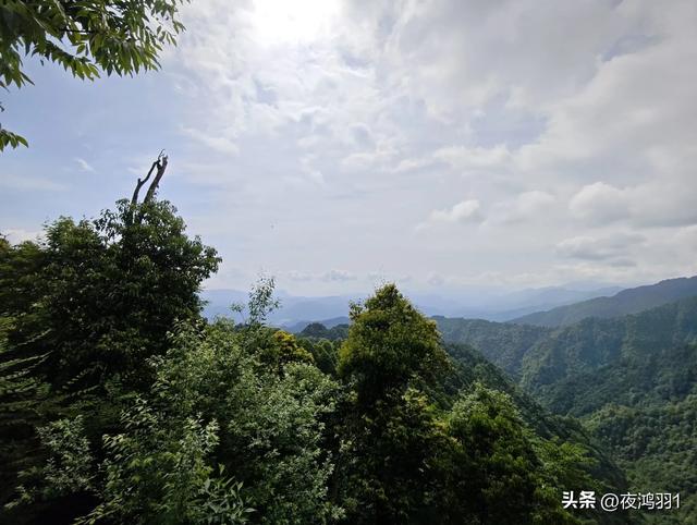 徒步瓦屋山,太艰难了,坚持下来不容易