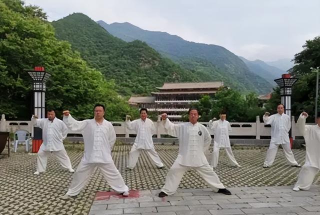 太极拳没那么“神奇”修身养性才是真 肺腑之言给自学初学的建议