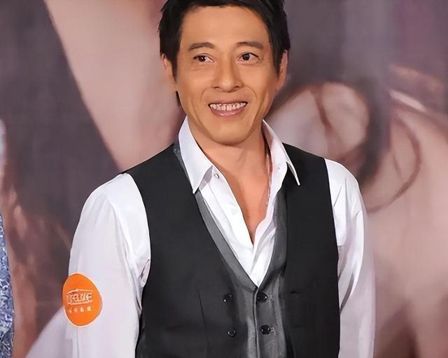 夫妻俩为了不变老，坚持27年不吃肉不生子，如今59岁近照不敢认