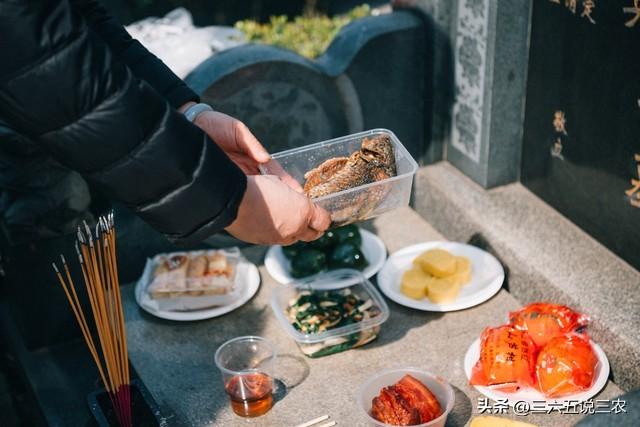 “双春中元节不上坟”，七月十五中元节，为啥不能上坟？答案来了