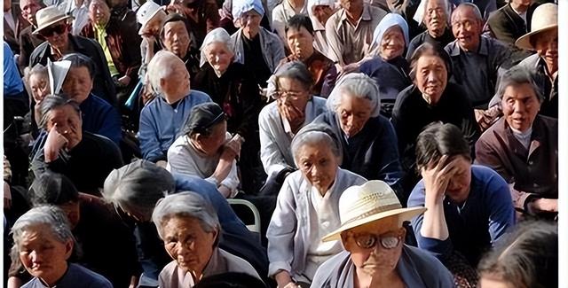 中国将迎来前所未有的死亡高峰，专家给出答案：是这些因素导致的