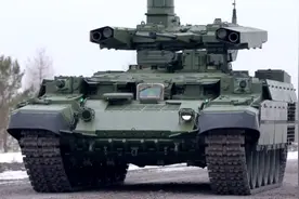 惊心动魄！乌军3架FPV无人机，围攻俄军终结者战车，最终击杀图片