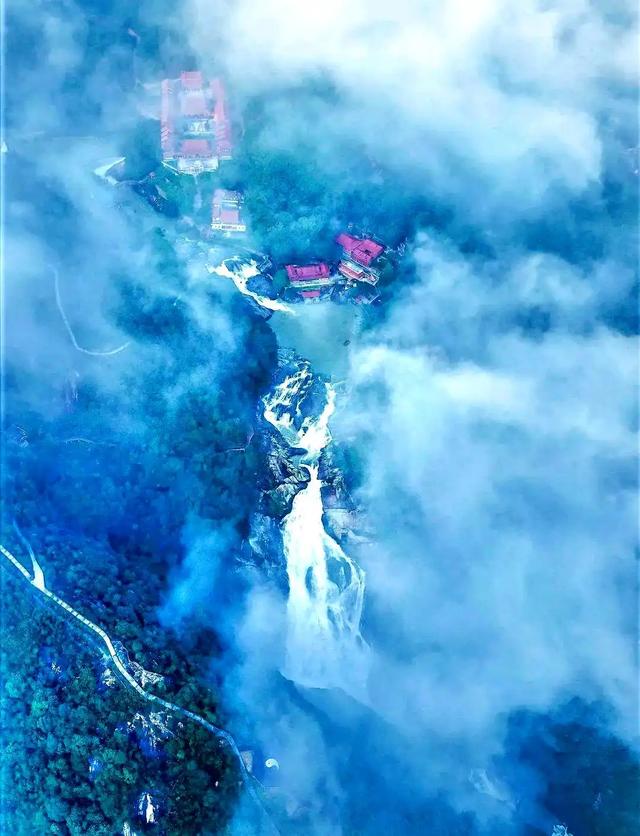 徐霞客到九鲤湖为母亲祈福