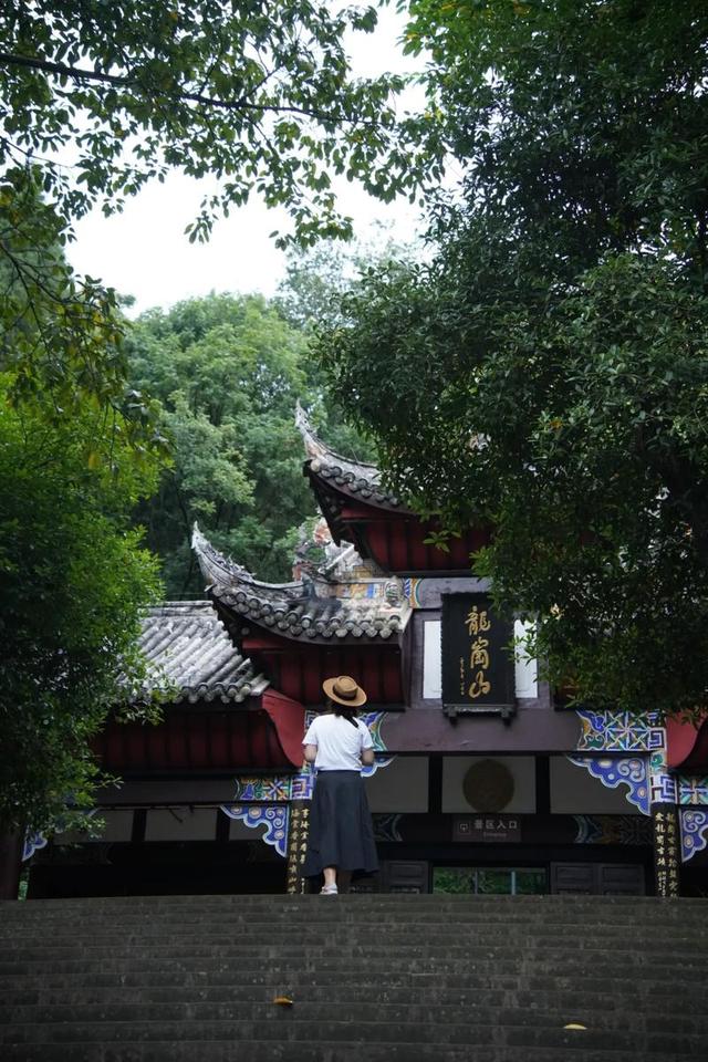 四川这座城藏不住了！坐拥两项中国之最，高铁1.5h直达的冷门宝藏
