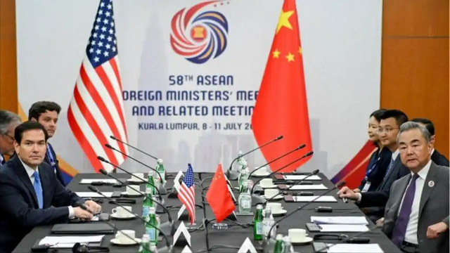 特朗普刚想和中国示好，转头就收到3个噩耗，后路几乎全被断了