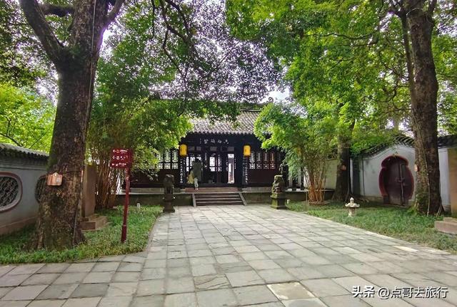 成都清凉避暑胜地，千年前就已闻名，风景如仙境，地铁公交直达！