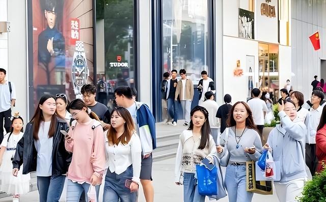 中国将迎人口死亡高峰！22年1041万，23年1100万，去年死亡多少？