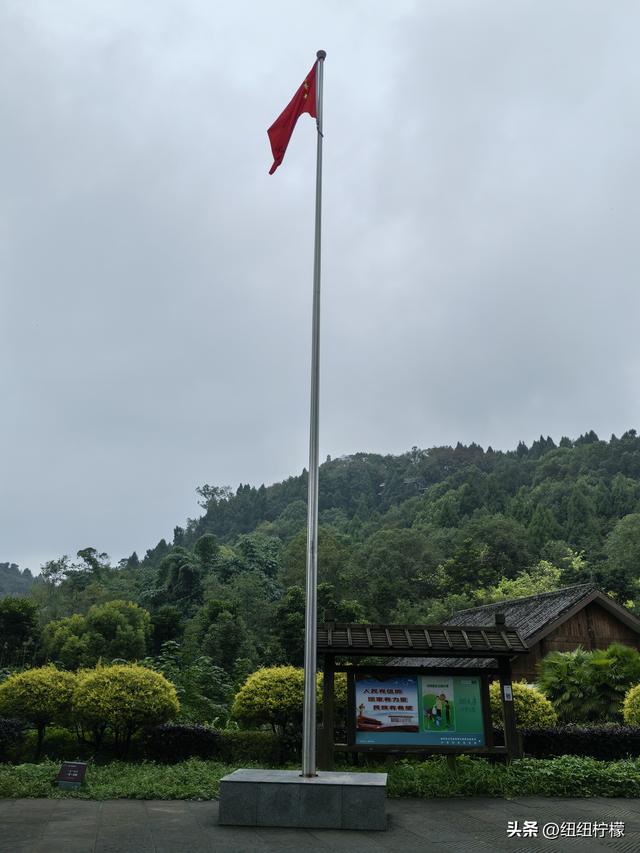 很多朋友到重庆大足区都优先选择到宝顶山石刻，忽略了北山石刻