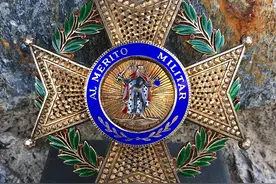 西班牙军事勋章图片