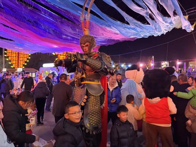 快来东胜青铜文化广场街！16天美食狂欢 + 8天巡游，氛围感拉满！