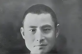 黄百韬和黄维谁更难打？谁军事能力更强？从三个方面对比就知道了图片