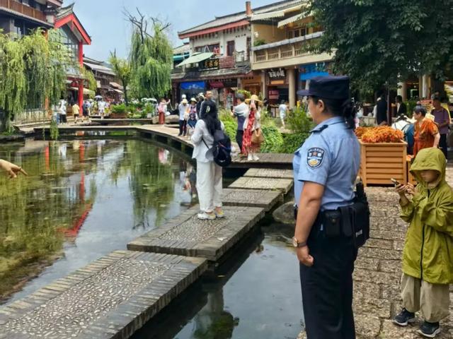 【20度的丽江】束河古镇：整治旅游秩序 提升游客体验