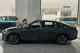 7万多落地长安逸动PLUS 1.4T，轿车市场的性价比之王！图片