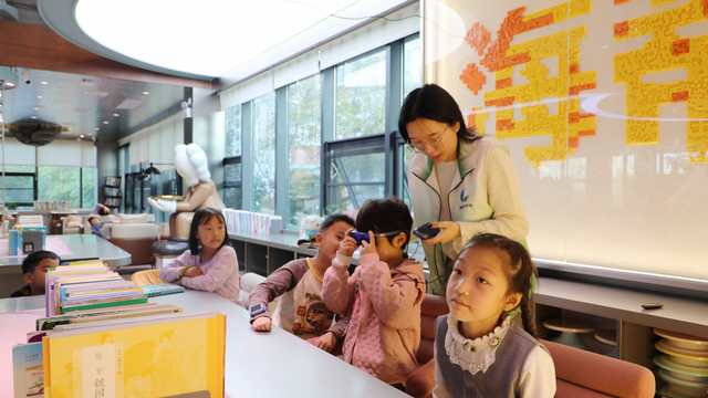 VR“潜入”深海！咸安这场沉浸式阅读解锁科普新体验