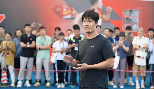 全红婵也没想到，香港火灾后，院长苏炳添凭一举动实现口碑暴增