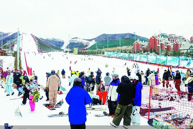 老外扎堆中国雪场！冰雪经济的“中国时刻”已来