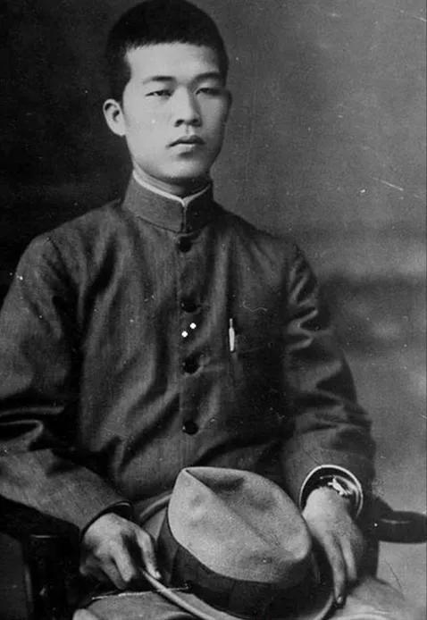 蒋介石曾言：世上只有两人能取代我，除了毛主席，另一人是谁
