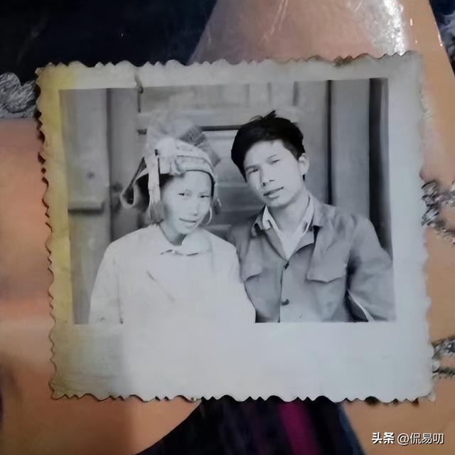 花腰女孩:逃离市，归寨子。