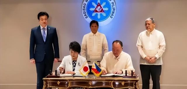 为了给日本撑腰，菲律宾的飞机闯入我国领空，不料掉入了天罗地网