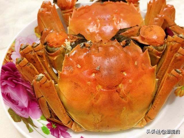 蒸螃蟹要多长时间才熟？牢记3个时间点，不掉腿不流黄，蟹肉鲜嫩